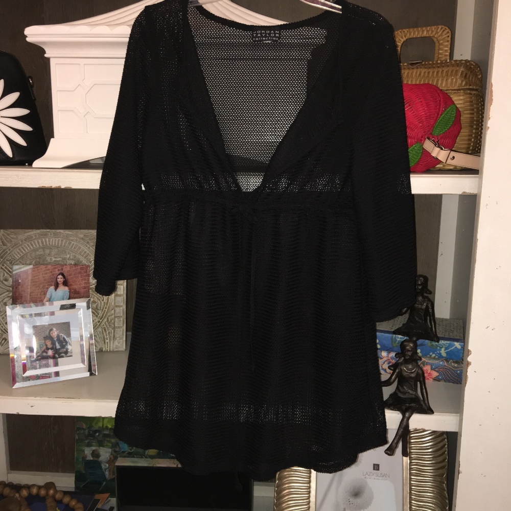 Jordan Taylor collection black cover up Large